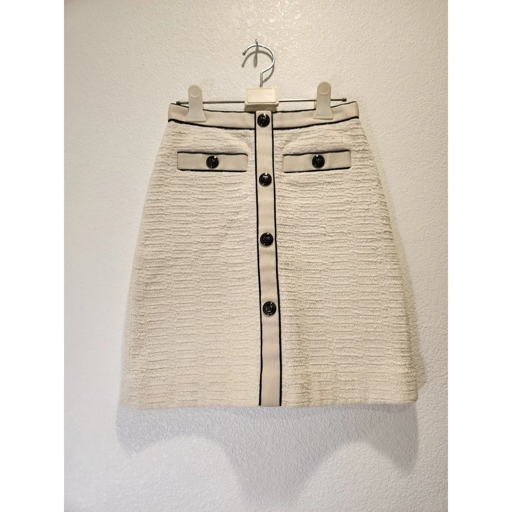 Maje Jiloa Ecru Tweed Cotton Mini Skirt Black Trim Button Front Size 34 FR 2 US